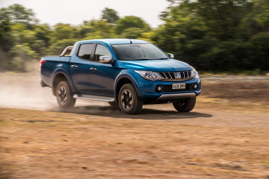  Mitsubishi Triton GLS Double Cab 2015 года  (AU) (фото 23 из 27)
